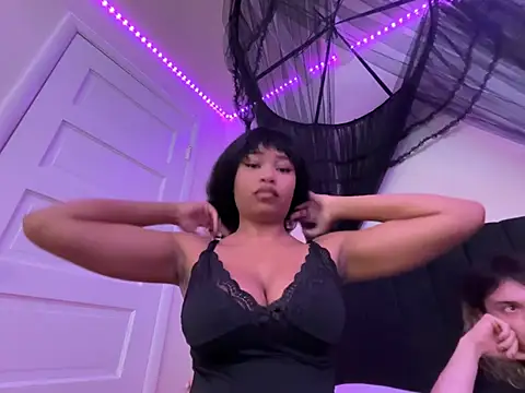 lovekaylaa online show from August 2026 04:36:02 PM