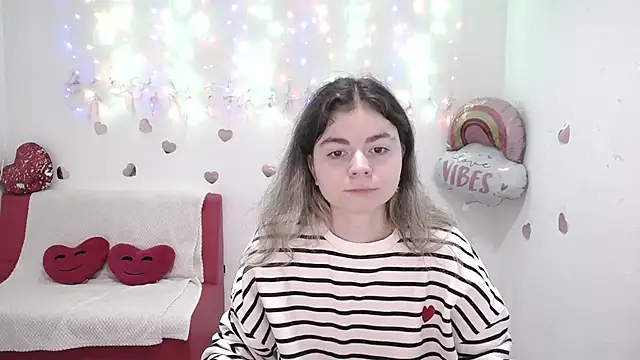 TinaRedly online show from October 2025 05:57:02 PM