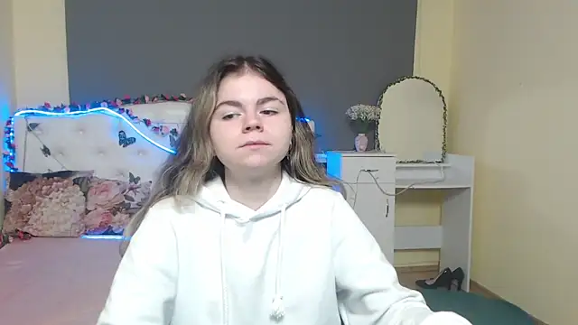 TinaRedly online show from May 2026 05:12:02 AM