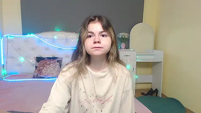 TinaRedly online show from May 2026 05:33:01 AM