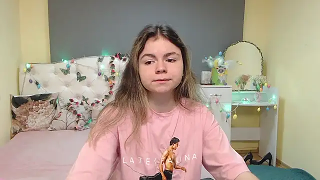 TinaRedly online show from April 2026 05:25:02 AM