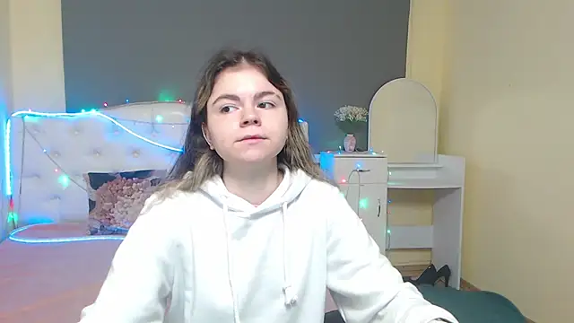 TinaRedly online show from May 2026 05:22:01 AM
