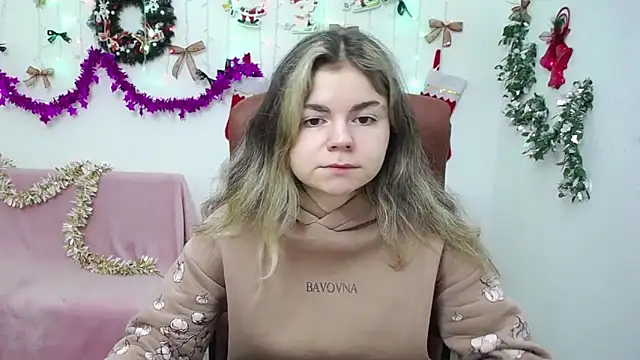 TinaRedly online show from December 2025 06:44:02 PM