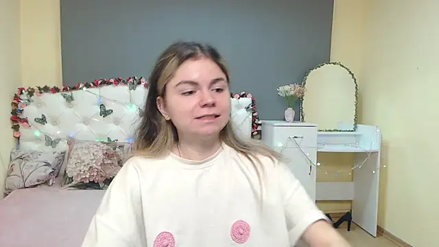 TinaRedly online show from February 2026 06:42:01 PM