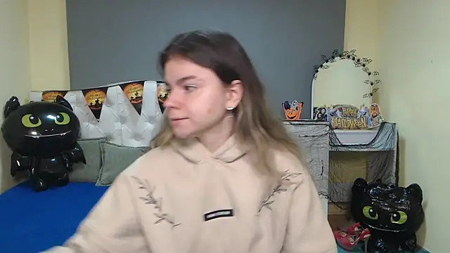 TinaRedly online show from November 2025 06:13:02 PM