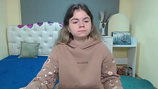 TinaRedly online show from October 2025 05:42:01 AM