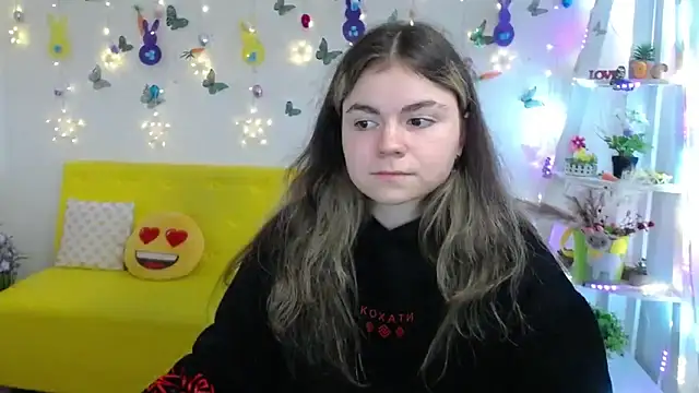 TinaRedly online show from April 2026 06:25:02 PM