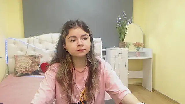TinaRedly online show from May 2026 06:10:01 AM