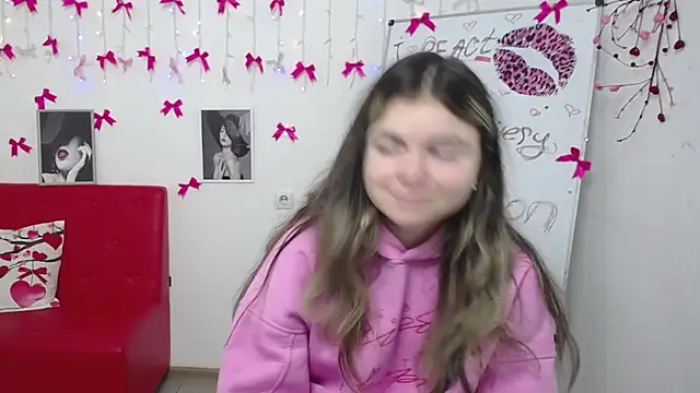 TinaRedly online show from March 2026 11:29:02 AM