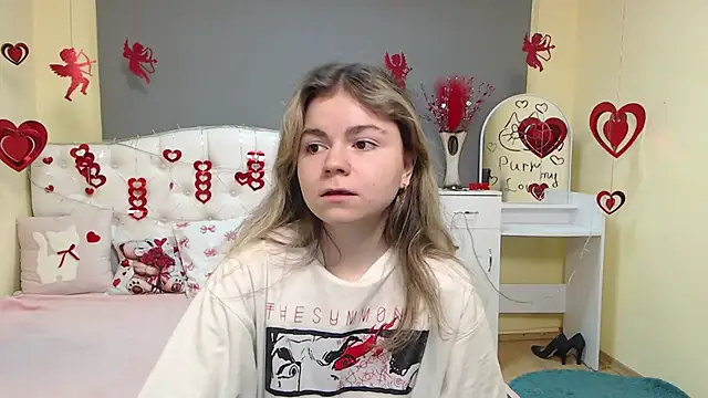 TinaRedly online show from February 2026 12:25:02 PM