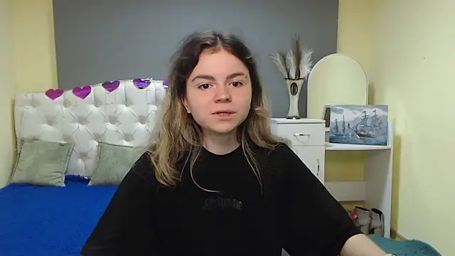 TinaRedly online show from September 2025 05:33:02 PM