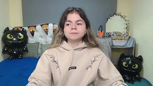 TinaRedly online show from October 2025 06:01:01 AM