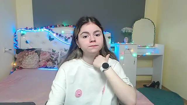 TinaRedly online show from May 2026 05:16:02 PM