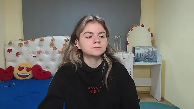 TinaRedly online show from November 2025 07:01:01 AM