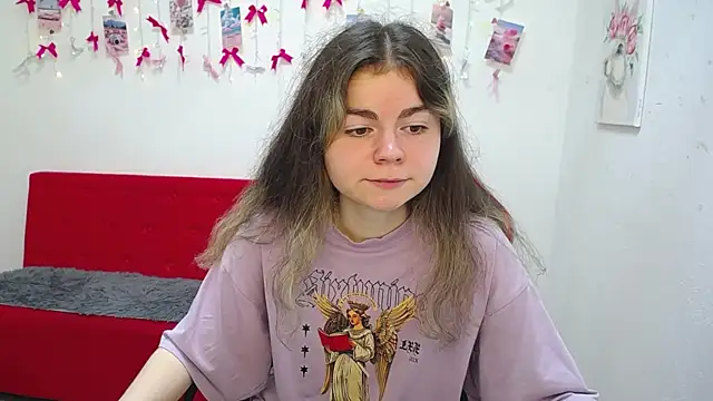 TinaRedly online show from May 2026 05:18:01 PM