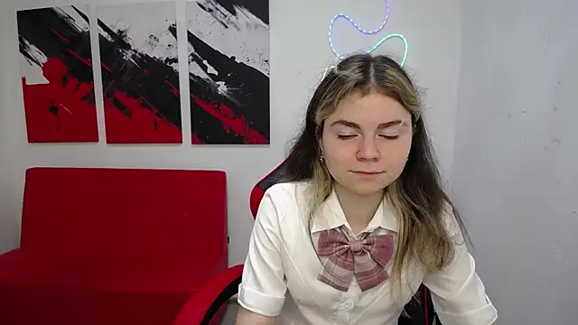 TinaRedly online show from July 2026 05:30:02 PM