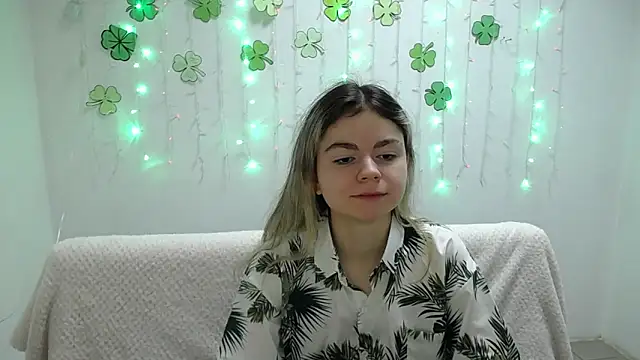 TinaRedly online show from March 2025 12:32:02 AM