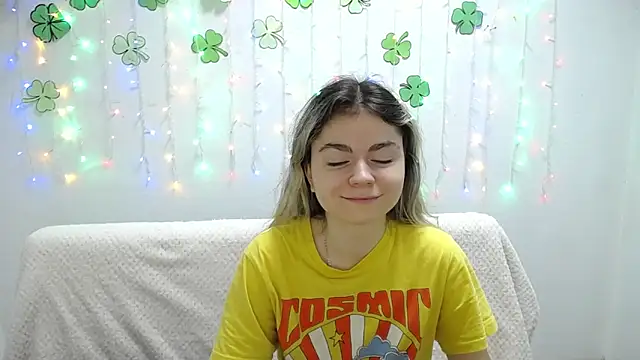 TinaRedly online show from March 2025 06:29:02 PM