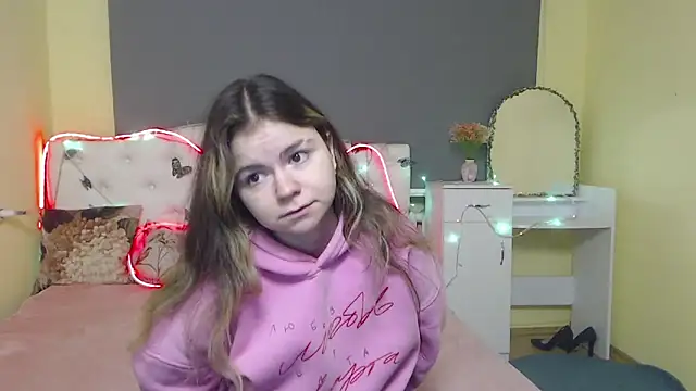 TinaRedly online show from April 2026 05:53:02 AM