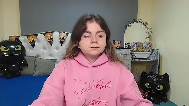 TinaRedly online show from October 2025 06:43:02 AM