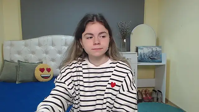 TinaRedly online show from November 2025 12:09:01 PM