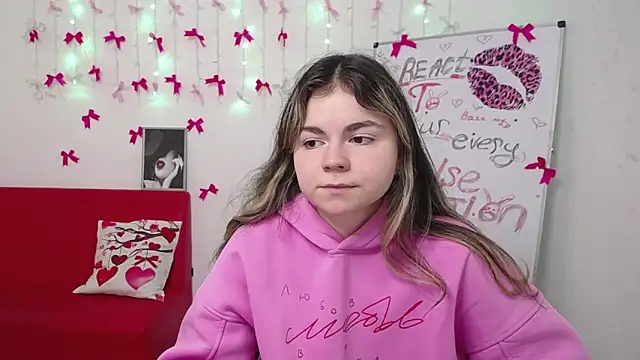 TinaRedly online show from March 2026 11:21:02 AM