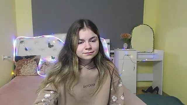 TinaRedly online show from April 2026 06:53:01 AM