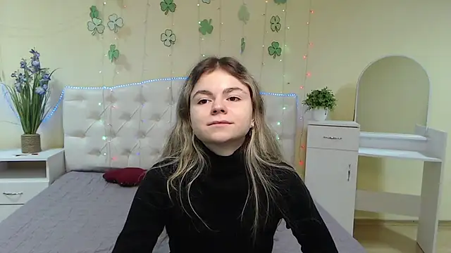 TinaRedly online show from March 2025 06:23:01 PM