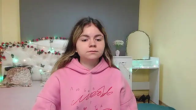 TinaRedly online show from March 2026 08:36:02 AM