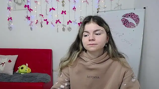 TinaRedly online show from April 2026 07:55:01 AM