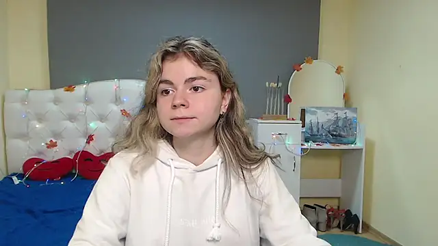 TinaRedly online show from November 2025 06:29:02 PM