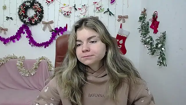 TinaRedly online show from December 2025 06:41:01 PM