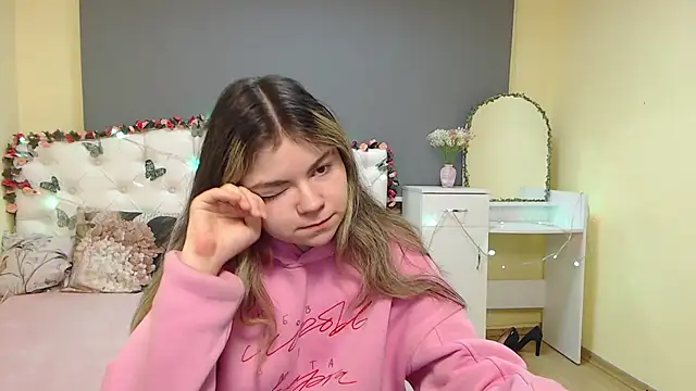 TinaRedly online show from February 2026 06:37:01 AM