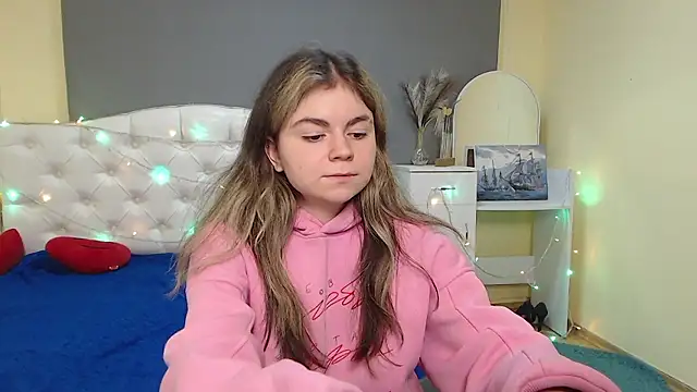 TinaRedly online show from January 2026 08:01:02 PM