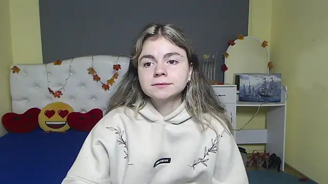 TinaRedly online show from November 2025 06:45:01 PM