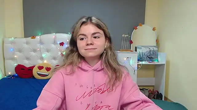 TinaRedly online show from November 2025 06:30:02 PM