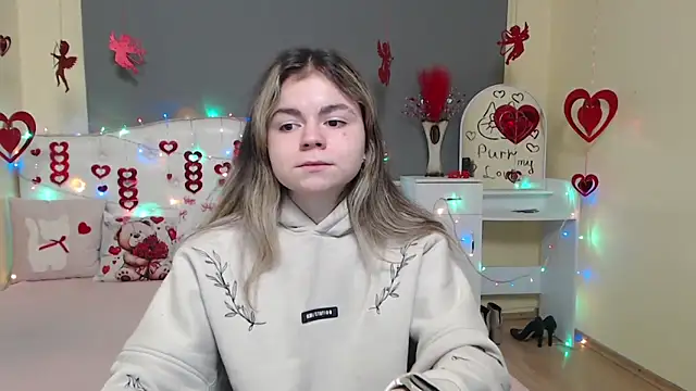 TinaRedly online show from February 2026 06:28:02 PM