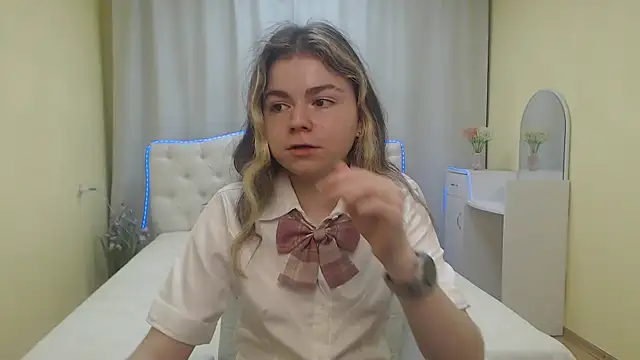 TinaRedly online show from July 2026 05:41:02 PM