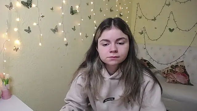 TinaRedly online show from March 2026 07:05:02 PM