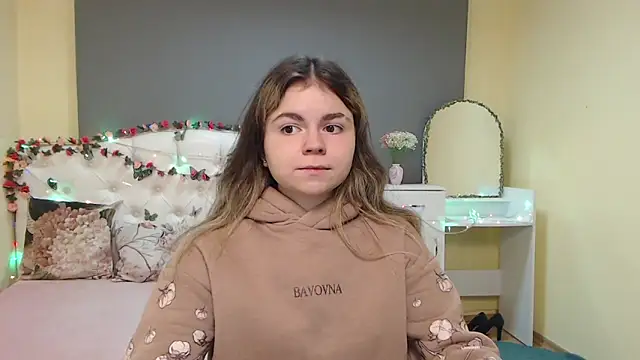 TinaRedly online show from March 2026 06:45:02 PM