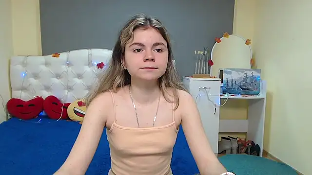 TinaRedly online show from November 2025 11:38:01 PM