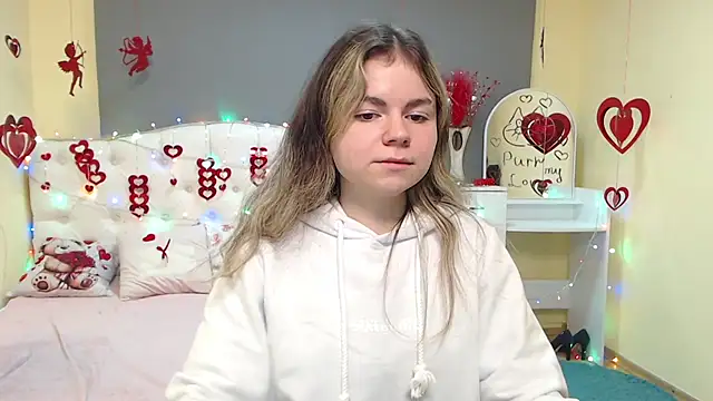 TinaRedly online show from February 2026 06:18:01 PM