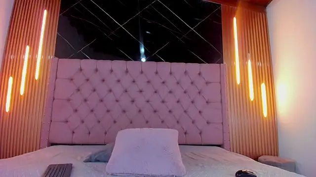 Snapshot of AinaPink chatting on June 2026 10:54:02 AM AinaPink online show from June 2026 10:54:02 AM