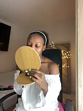 kellya  online show from September 2025 10:37:02 PM