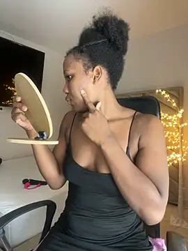 Snapshot of kellya_ chatting on November 2025 10:47:01 PM kellya online show from November 2025 10:47:01 PM