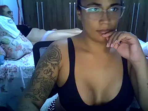 Snapshot of borboletatrans chatting on January 2025 08:02:02 PM borboletatrans online show from January 2025 08:02:02 PM