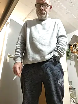 Snapshot of bottomhairy chatting on February 2026 05:13:02 PM bottomhairy online show from February 2026 05:13:02 PM