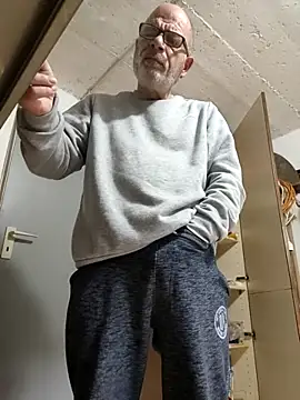 Snapshot of bottomhairy chatting on February 2026 02:06:02 PM bottomhairy online show from February 2026 02:06:02 PM