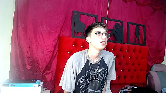Snapshot of _Thomas_hot_ chatting on March 2025 10:11:02 AM Thomas hot online show from March 2025 10:11:02 AM