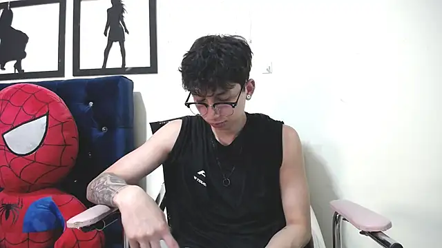  Thomas hot  online show from November 2025 04:17:02 AM